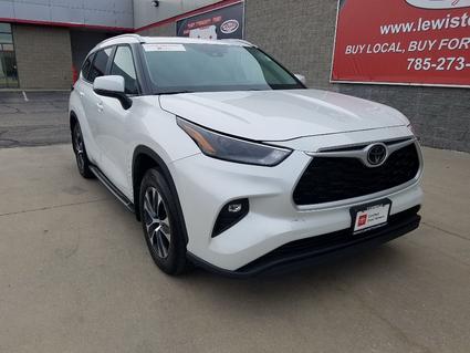 2024 Toyota Highlander Topeka KS