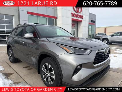 2026 Toyota Highlander Garden City KS