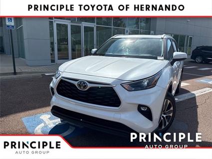 2023 Toyota Highlander Hernando MS