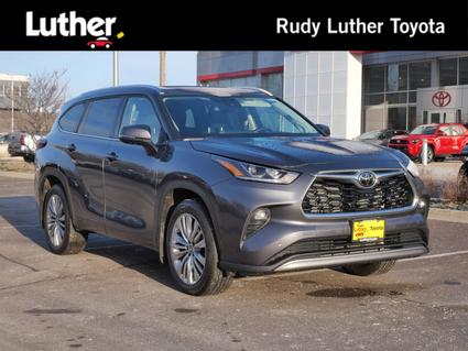 2024 Toyota Highlander Minneapolis MN