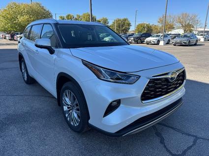 2025 Toyota Highlander Dodge City KS