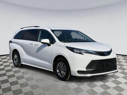 2025 Toyota Sienna Chantilly VA
