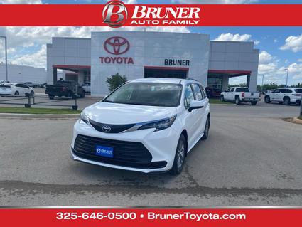 2026 Toyota Sienna Early TX