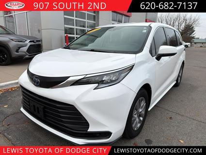 2022 Toyota Sienna Dodge City KS