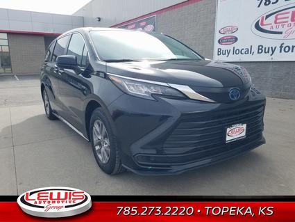 2023 Toyota Sienna Topeka KS
