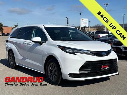 2024 Toyota Sienna Green Bay WI