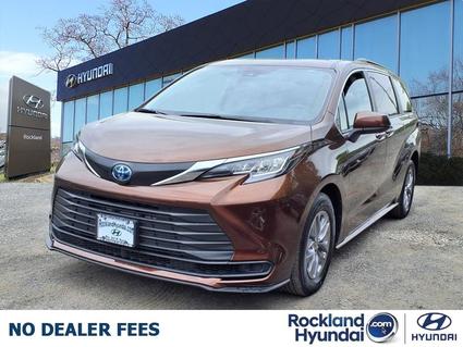 2023 Toyota Sienna West Nyack NY