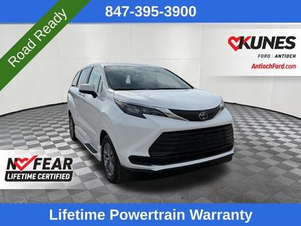 2025 Toyota Sienna Antioch IL
