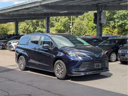 2023 Toyota Sienna Manchester CT
