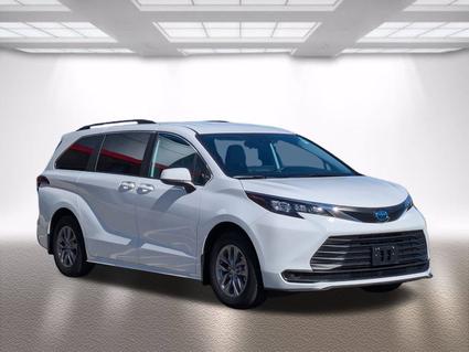 2025 Toyota Sienna Manchester CT