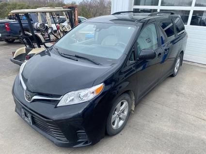 2019 Toyota Sienna Hazel Green WI