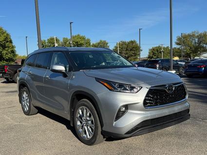 2025 Toyota Highlander Hybrid Dodge City KS