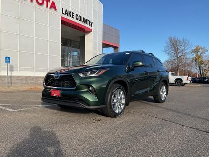 2023 Toyota Highlander Hybrid Brainerd MN