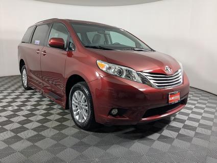 2015 Toyota Sienna Champaign IL