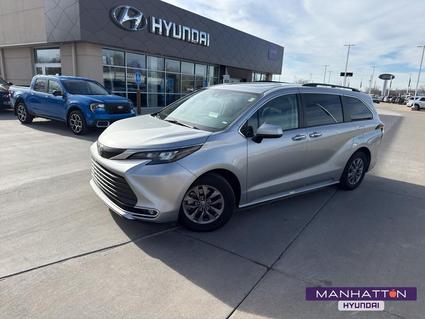 2024 Toyota Sienna Manhattan KS