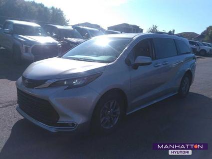2024 Toyota Sienna Manhattan KS