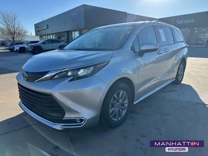 2024 Toyota Sienna Manhattan KS