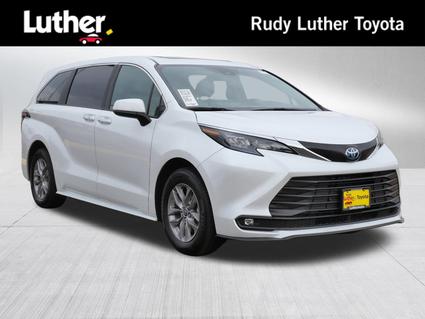 2025 Toyota Sienna Minneapolis MN