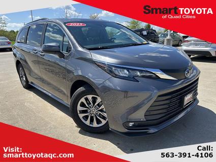 2025 Toyota Sienna Davenport IA