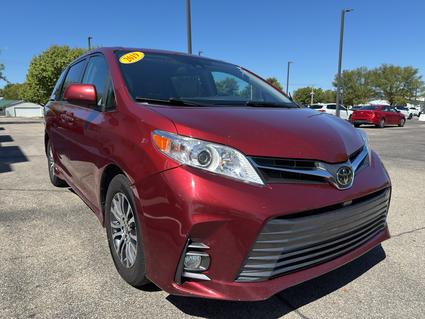 2019 Toyota Sienna Dodge City KS