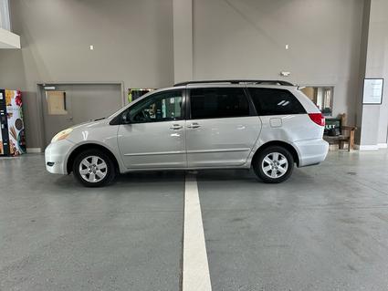 2006 Toyota Sienna Manchester IA