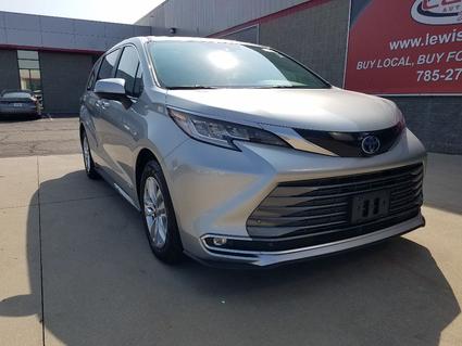 2021 Toyota Sienna Topeka KS