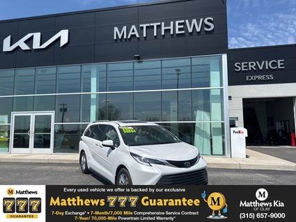 2025 Toyota Sienna Liverpool NY