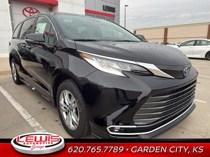 2025 Toyota Sienna Garden City KS