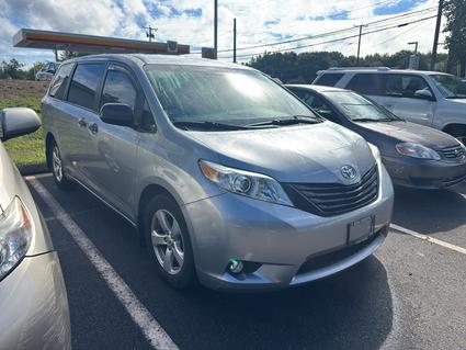 2017 Toyota Sienna Manchester CT