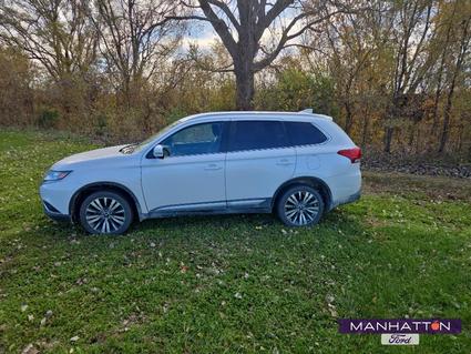 2019 Mitsubishi Outlander Manhattan KS