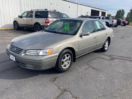 1998 Toyota Camry Laurel  MT