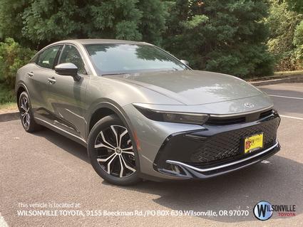 2023 Toyota Crown Vero Beach FL
