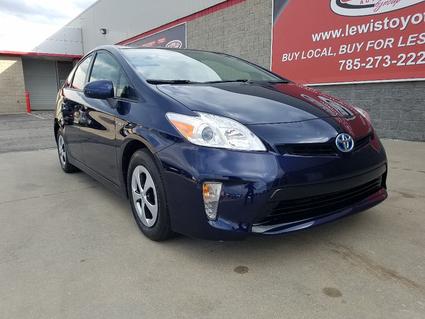 2014 Toyota Prius Topeka KS