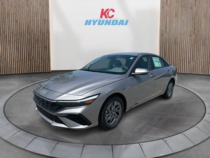2025 Hyundai Elantra HEV Merriam KS