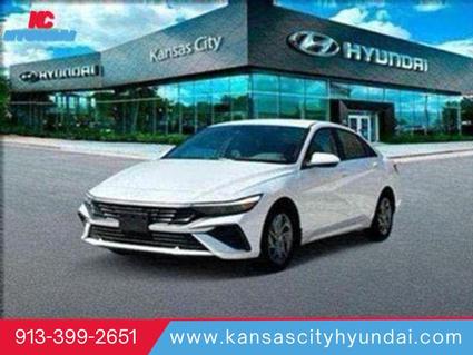 2025 Hyundai Elantra HEV Merriam KS