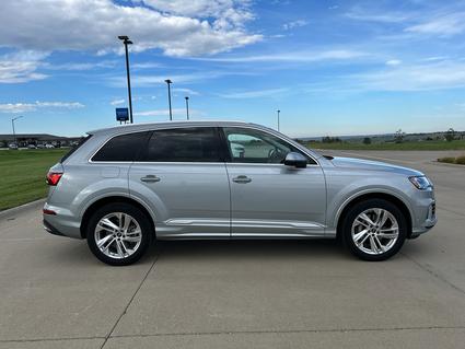 2024 Audi Q7 Pierre SD
