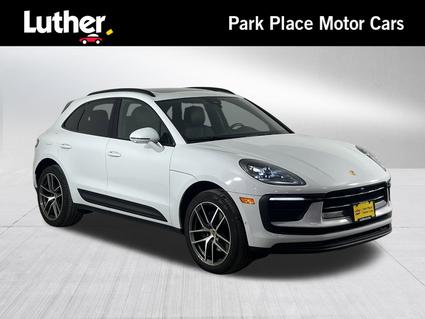 2022 Porsche Macan Rochester MN