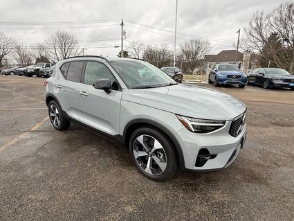 2026 Volvo XC40 Lisle IL