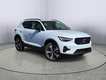 2026 Volvo XC40 Fort Myers FL