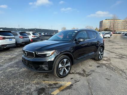 2025 Volvo XC40 Lisle IL