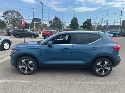 2024 Volvo XC40 Bloomington IN