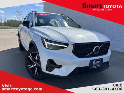 2024 Volvo XC40 Davenport IA