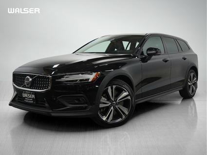 2025 Volvo V60 Cross Country Hopkins MN