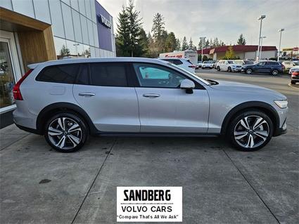 2025 Volvo V60 Cross Country Lynnwood WA