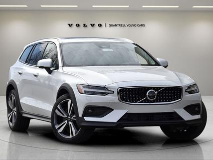 2025 Volvo V60 Cross Country Lexington KY