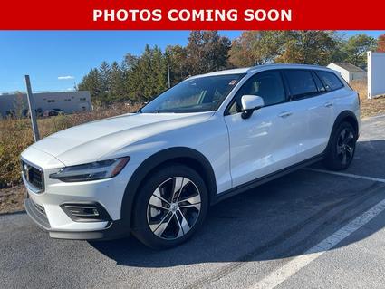2025 Volvo V60 Cross Country Toledo OH