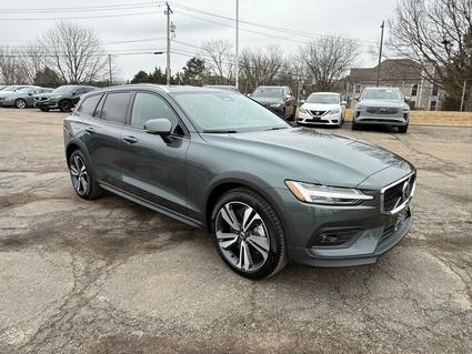 2026 Volvo V60 Cross Country Lisle IL