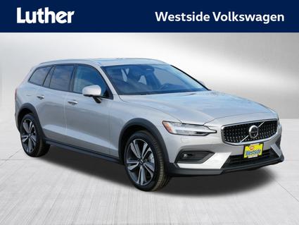 2025 Volvo V60 Cross Country Minneapolis MN