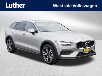 2025 Volvo V60 Cross Country Minneapolis MN