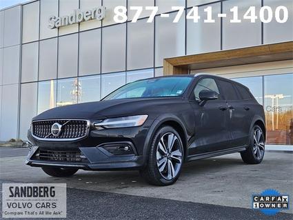 2025 Volvo V60 Cross Country Lynnwood WA